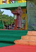 Kunni Masrohanti Baca Puisi untuk Masyarakat Pulau Mendol