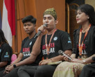 Muhammad Ade Putra Penyair Muda Asal Riau Menjadi Pembicara di  Kemendikbudristek