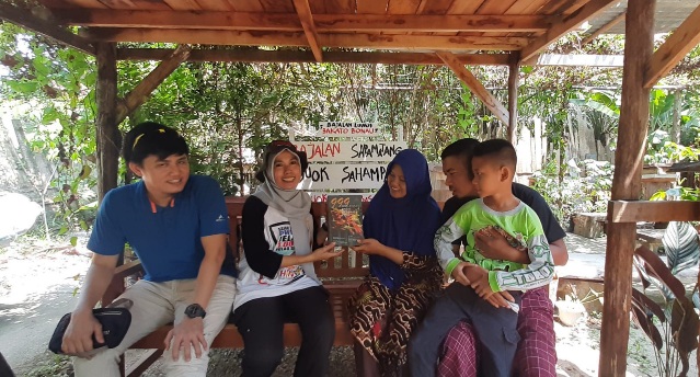 Donasikan Buku, Kunni: Ini Buku Spesial, 999 Puisi Karya Penyair Riau