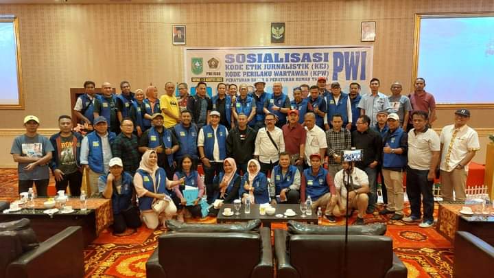 Di Batam, Puluhan Anggota PWI Riau Ikuti Sosialisasi KEJ dan KPW