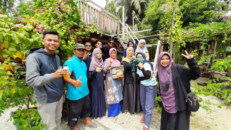 Taman Baca Batimang Dapat Donasi Buku Dari Rumah Sunting