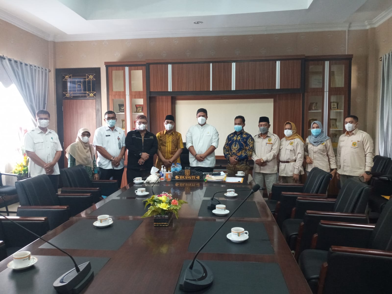 Bupati Kuansing Sampaikan Konflik Masyarakat dan PT Duta Palma Kepada Pengurus FKDM Riau