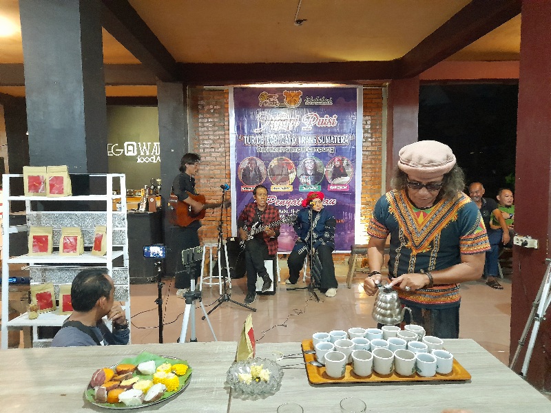 Rumah Sunting Gelar Ngopi Puisi Bersama Penyair Aceh Kunni: Ini Bukan Kopi dan Puisi Biasa