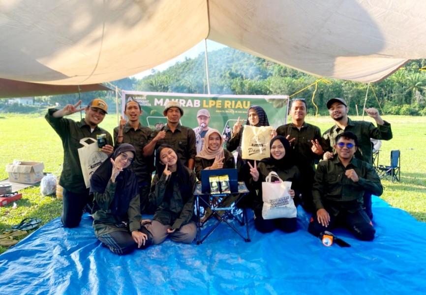 Di Tengah Pulau, LPE Riau Gelar Makrab dan Bincang Ekowisata