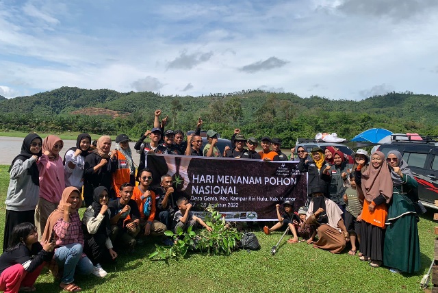 Rumah Zakat Action Melaksanakan Giat Penanaman 300 Pohon Buah di Gema