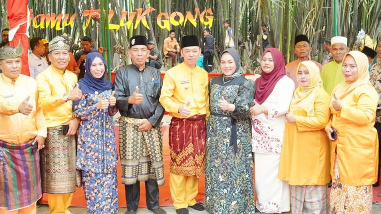 Iven Wisata Budaya Jejamu Teluk Gong Dihadiri Bupati dan Aktivis Perempuan Riau