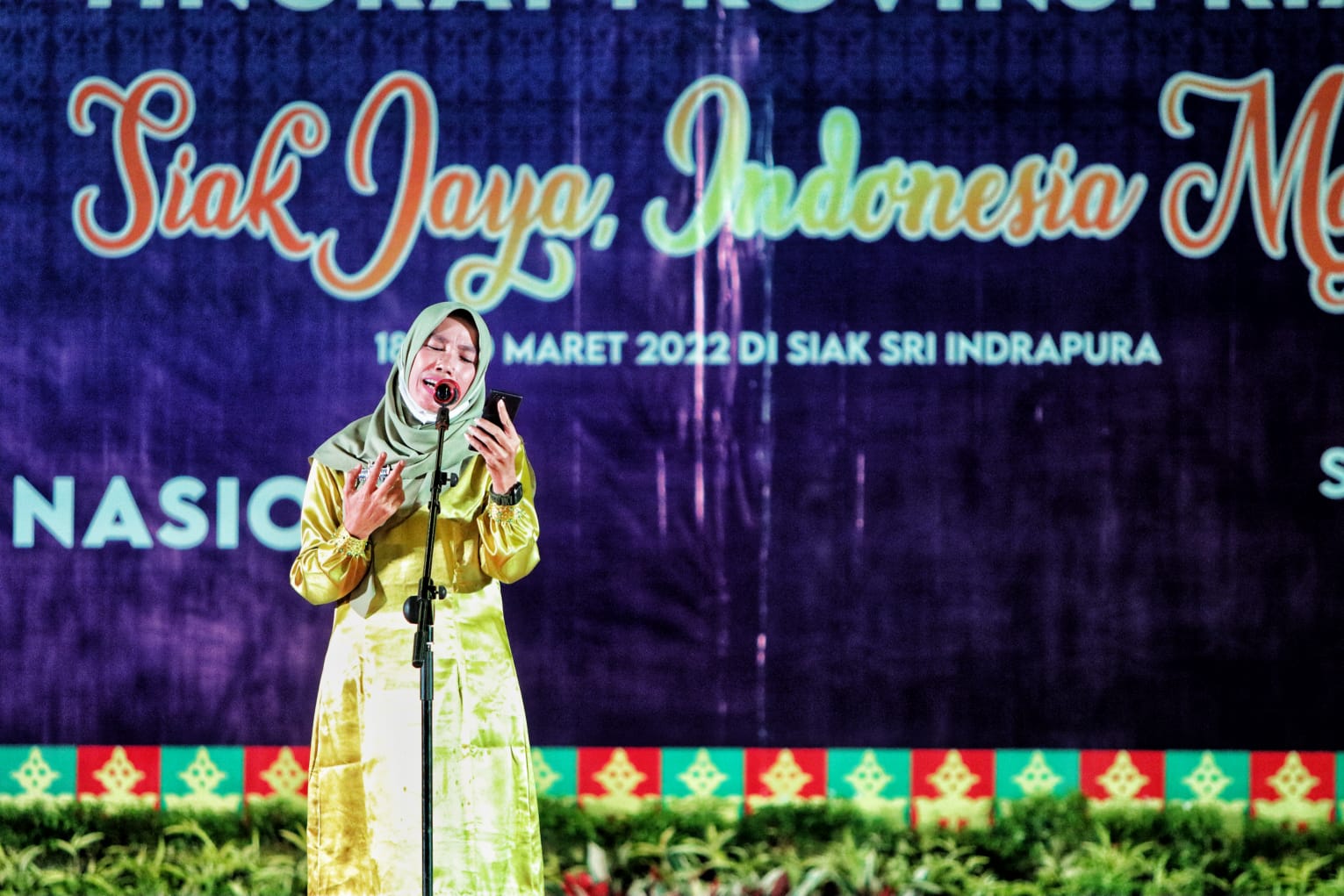 Kunni Baca Puisi 'Engkau yang Bernama Tengku Buang Asmara' di Acara Puncak HPN Riau