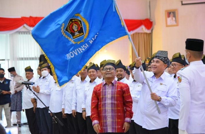 Pengurus PWI Provinsi Riau Masa Bakti 2022-2027 Dilantik, Atal Sampaikan Pesan dan Harapan Lewat Pantun