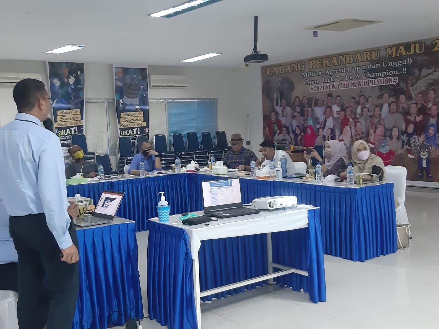 Majukan Perpustakaan di Riau, DPPR Gandeng Penerbit Erlangga