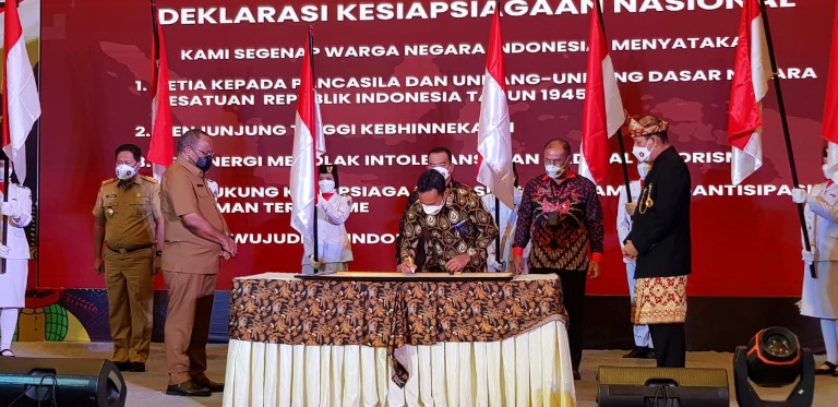 Ketua FKDM Riau Tandatamgani dan Pimpin Deklarasi Kesiapsiagaan Nasional