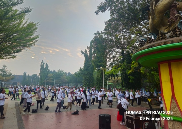 PWI Rayakan HPN Bersama Masyarakat Dengan Jalan Santai, Senam hingga Ikrar Anti Korupsi