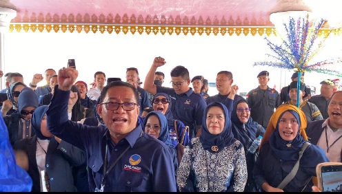 Nasdem Riau Daftarkan 65 Baceleg, Diwarnai Simbol Keragaman Budaya