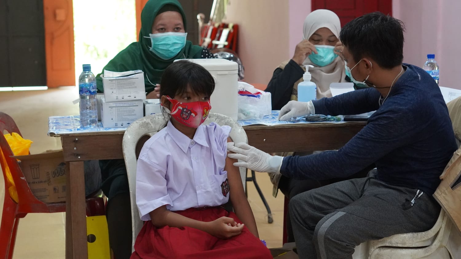 WALHI Riau Fasilitasi 1.465 Penerima Vaksin di Empat Belas Desa